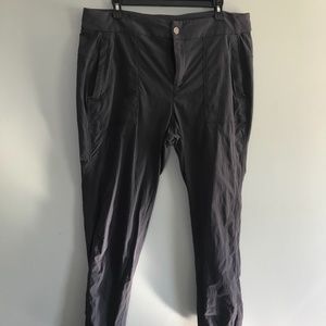 EUC Athleta Trekkie Pant Grey Sz 16
